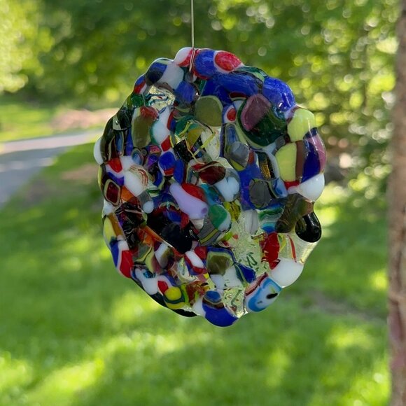 #5302 ROUND FUSED GLASS 4 1/2” ROUND MULTI COLOR ORNAMENT OR SUNCATCHER - Picture 2 of 3